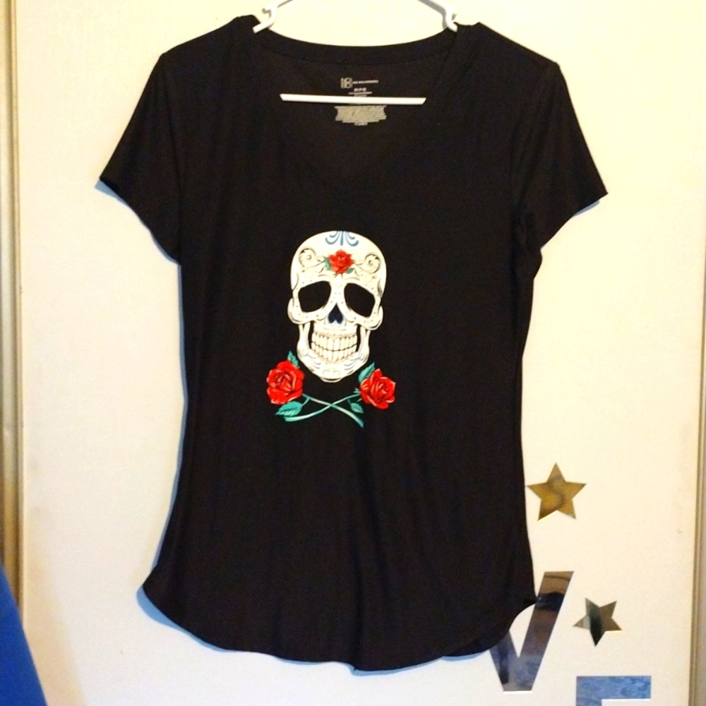 T-shirt skull and roses